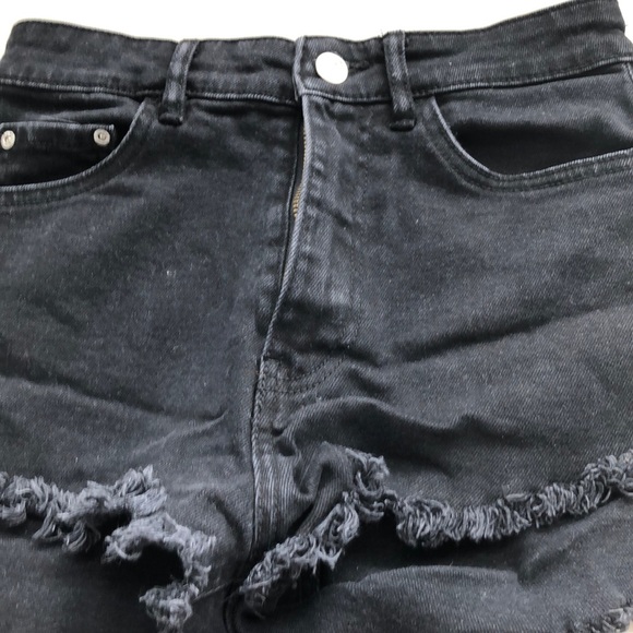 Zara Pants - Nice Zara shorts that are like new